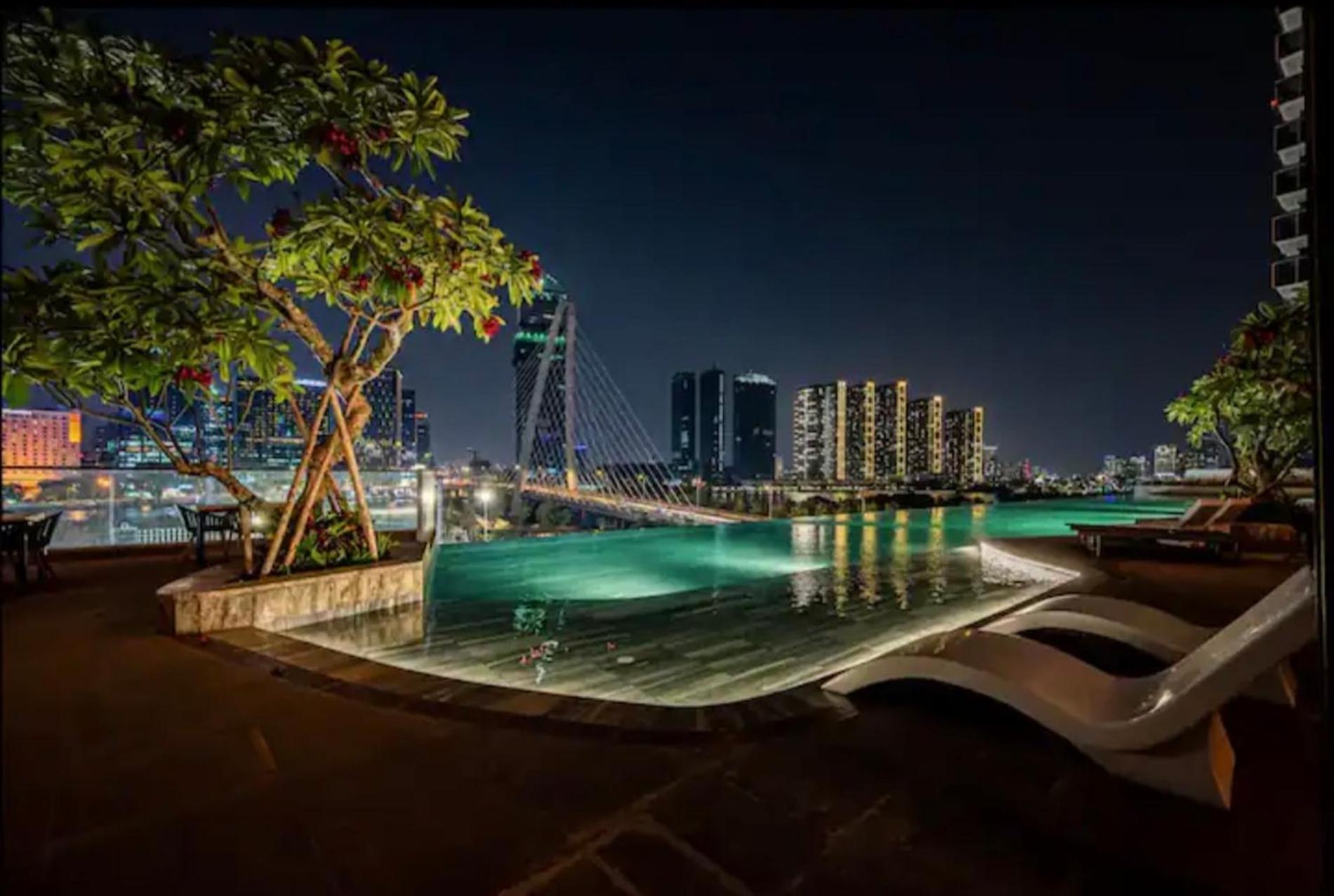 The Opera Apartment Cental Saigon Free Pool-Gym-Sauna Room- Golf Mini Хошимин Экстерьер фото