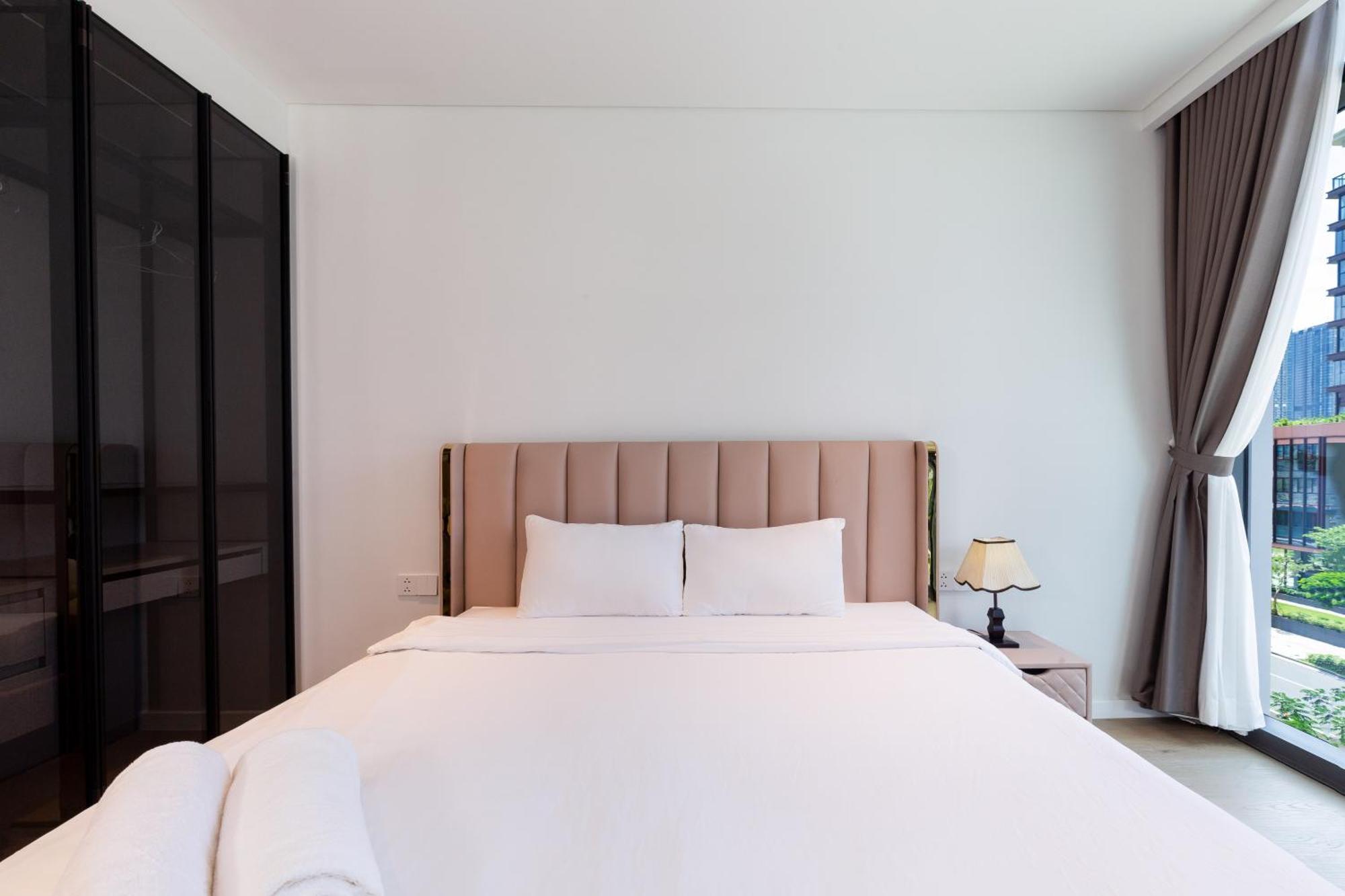 The Opera Apartment Cental Saigon Free Pool-Gym-Sauna Room- Golf Mini Хошимин Экстерьер фото