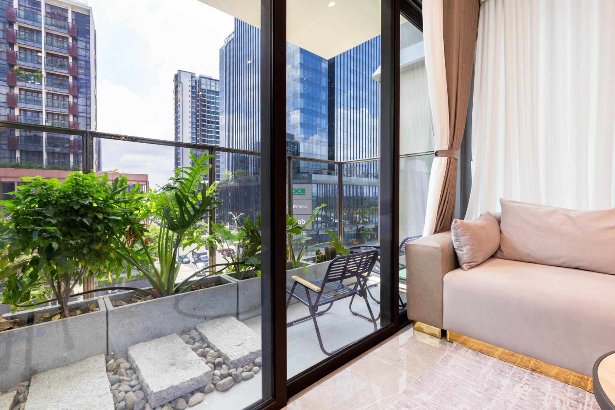 The Opera Apartment Cental Saigon Free Pool-Gym-Sauna Room- Golf Mini Хошимин Экстерьер фото