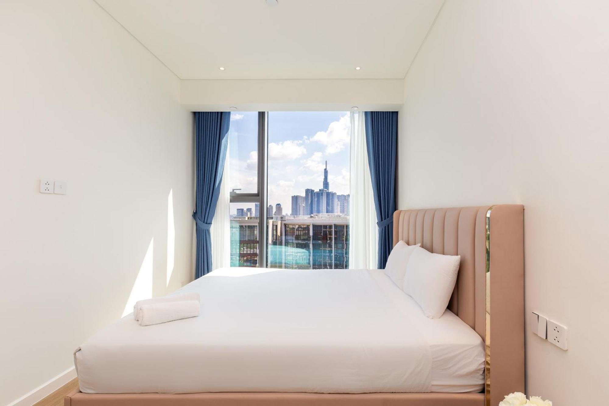 The Opera Apartment Cental Saigon Free Pool-Gym-Sauna Room- Golf Mini Хошимин Экстерьер фото