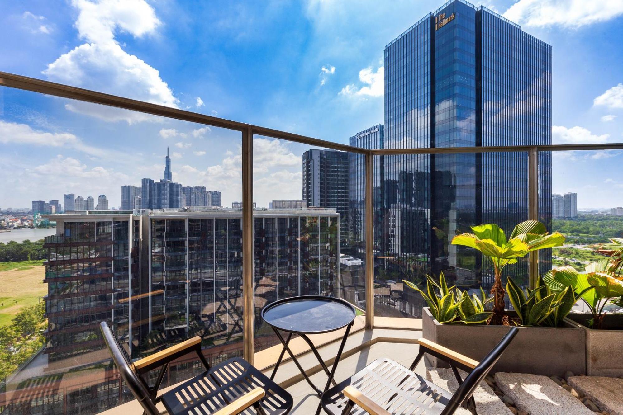 The Opera Apartment Cental Saigon Free Pool-Gym-Sauna Room- Golf Mini Хошимин Экстерьер фото